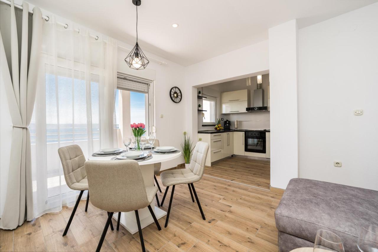 Apartmani Tomeri Starigrad Paklenica Esterno foto