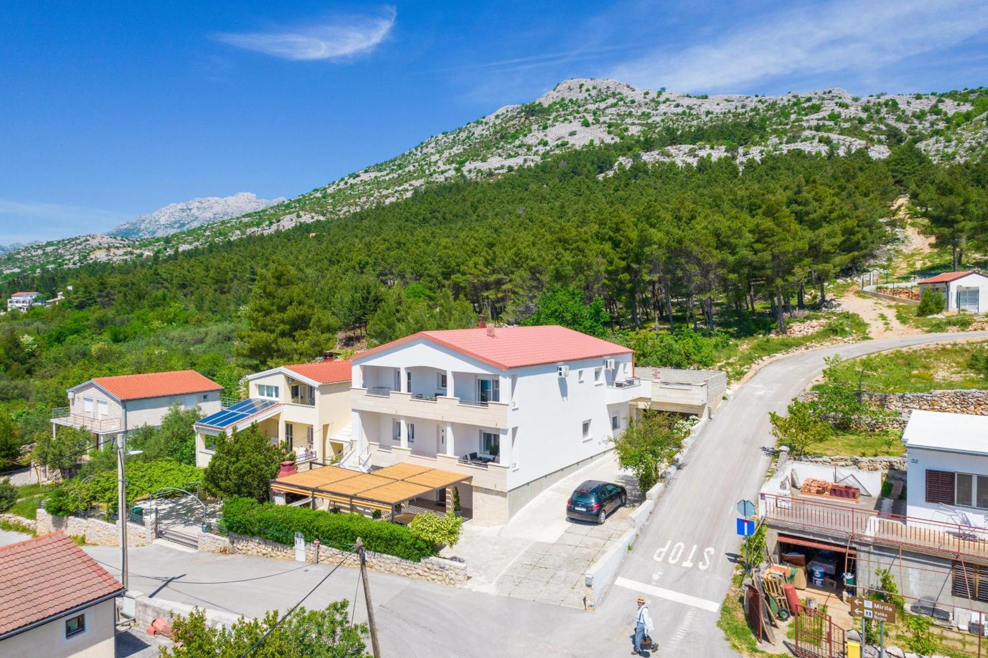 Apartmani Tomeri Starigrad Paklenica Esterno foto