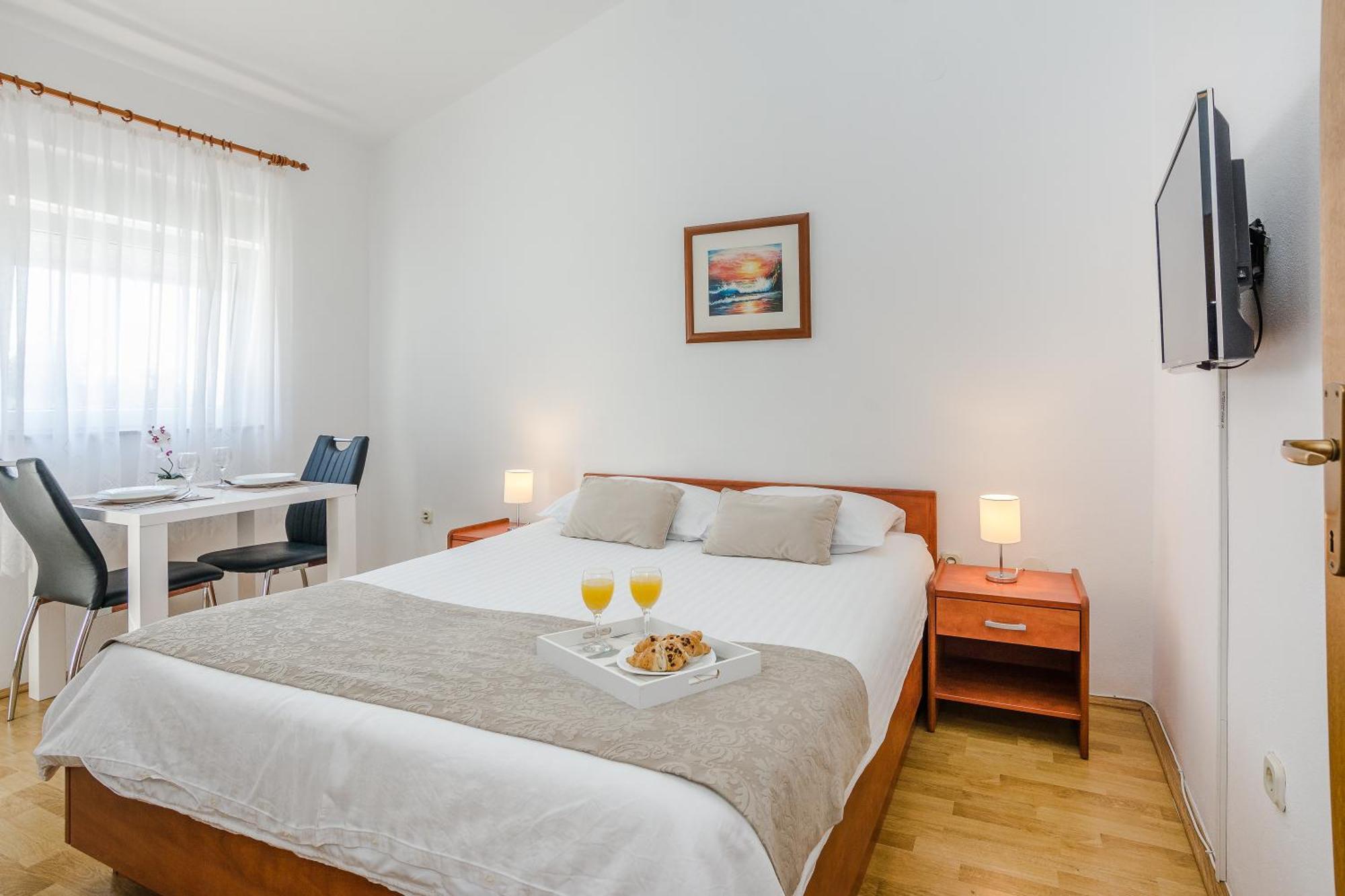 Apartmani Tomeri Starigrad Paklenica Esterno foto