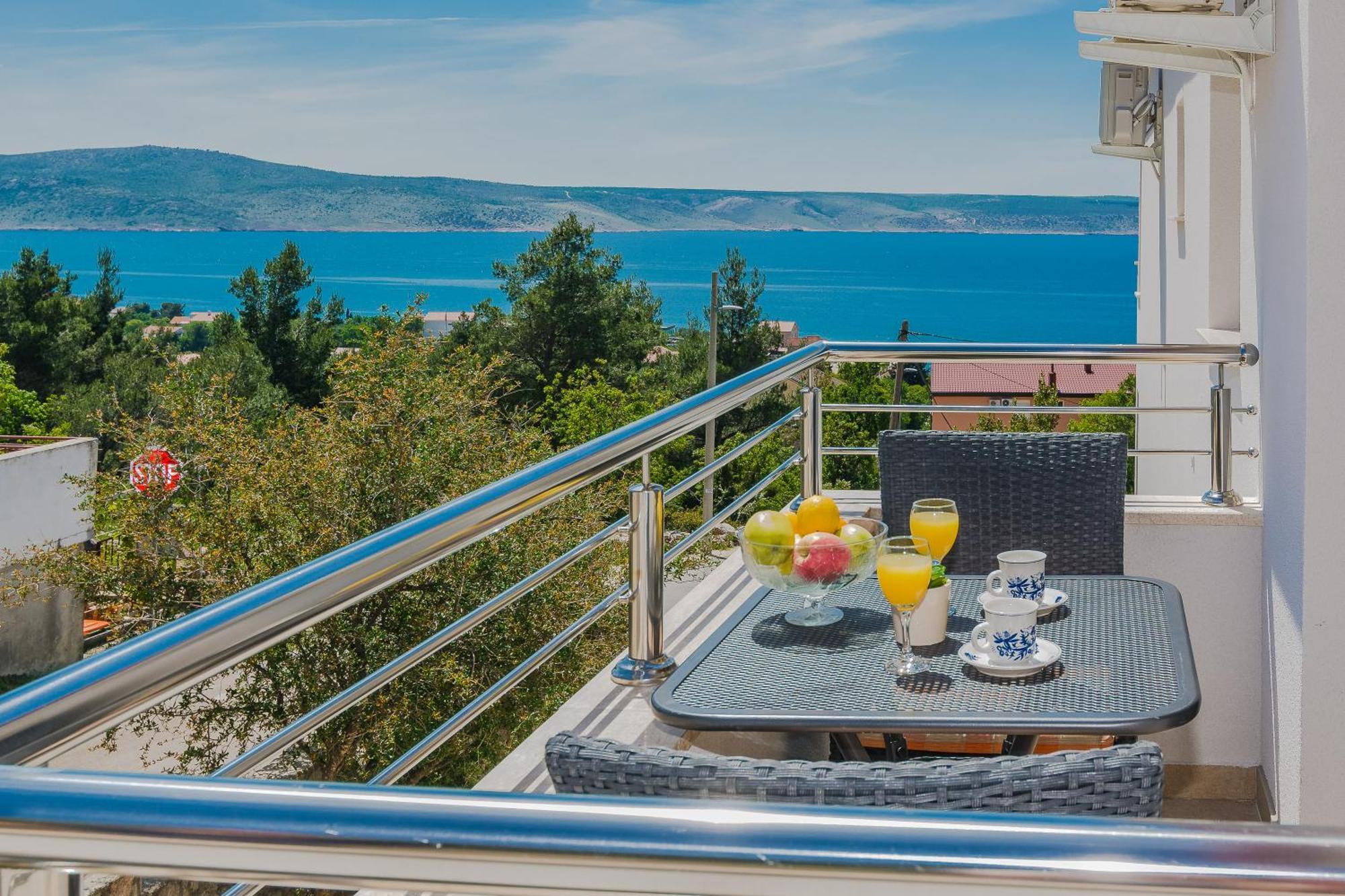 Apartmani Tomeri Starigrad Paklenica Esterno foto