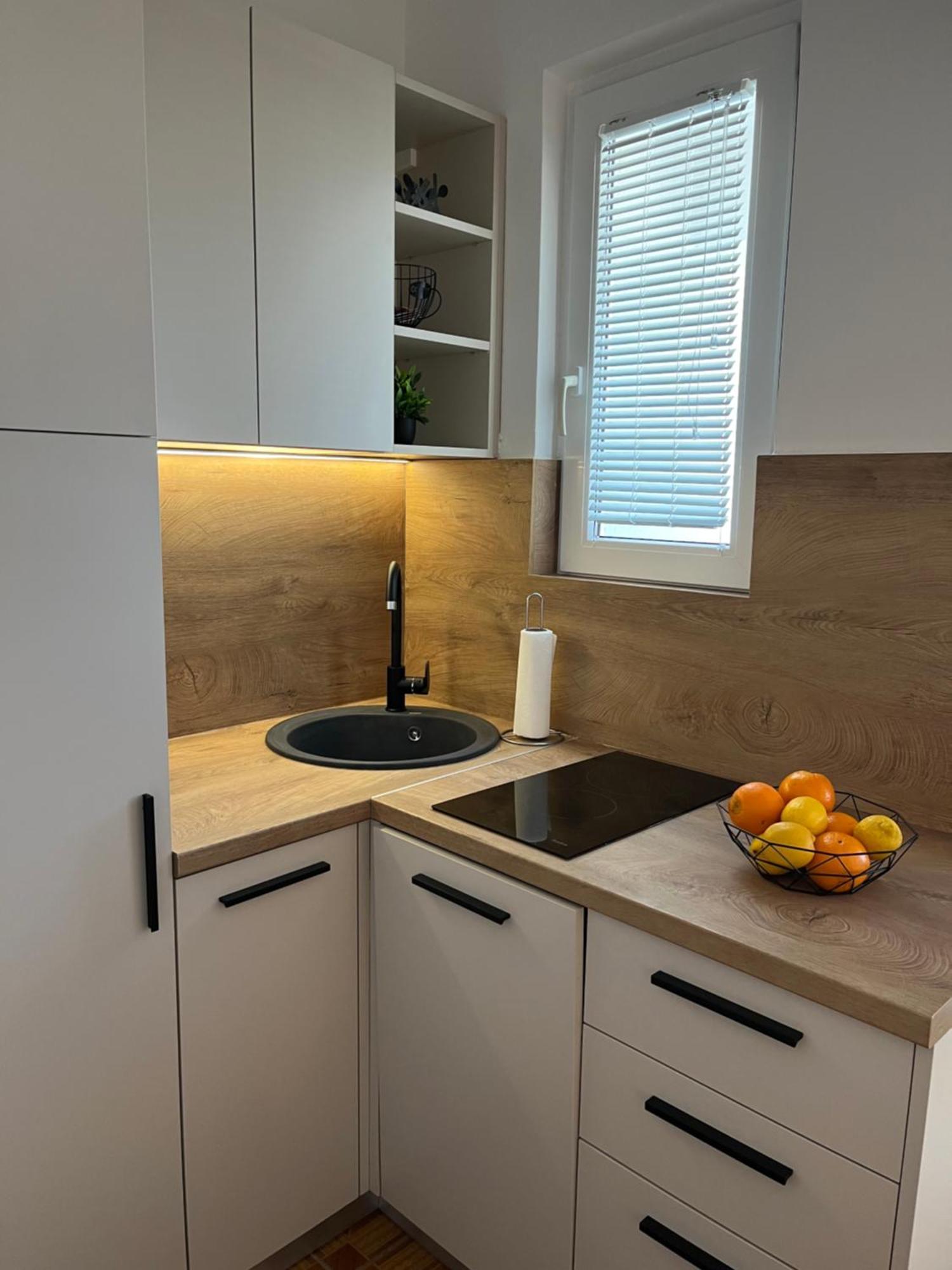 Apartmani Tomeri Starigrad Paklenica Esterno foto