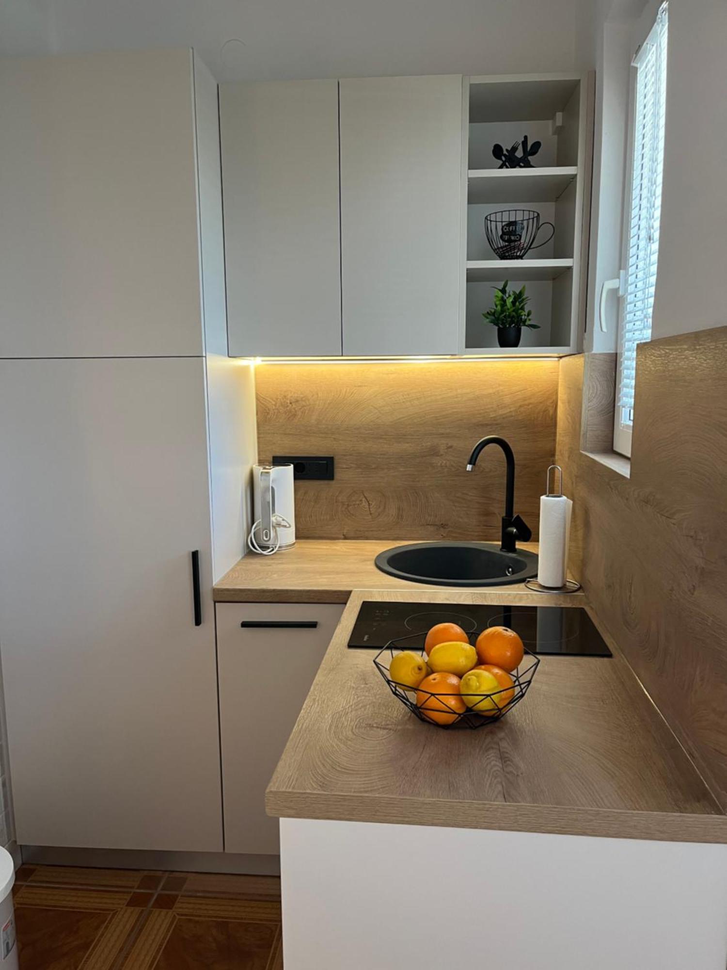 Apartmani Tomeri Starigrad Paklenica Esterno foto